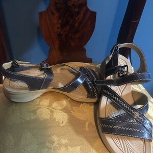 Women's Land’s End Navy Sandals